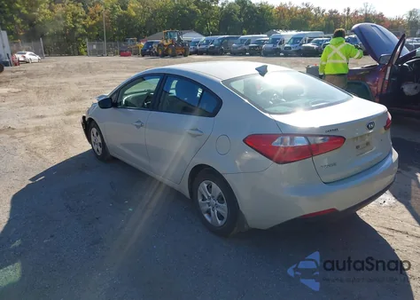 2015 Kia Forte Lx z USA, uszkodzony, nr VIN KNAFK4A67F5418000